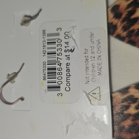 Leopard Themed Teardrop Earrings New - Picture 9 of 11